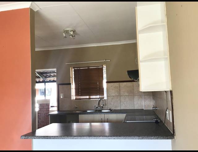 2 BEDROOM APARTMENT TO LET IN MOOIKLOOF RIDGE